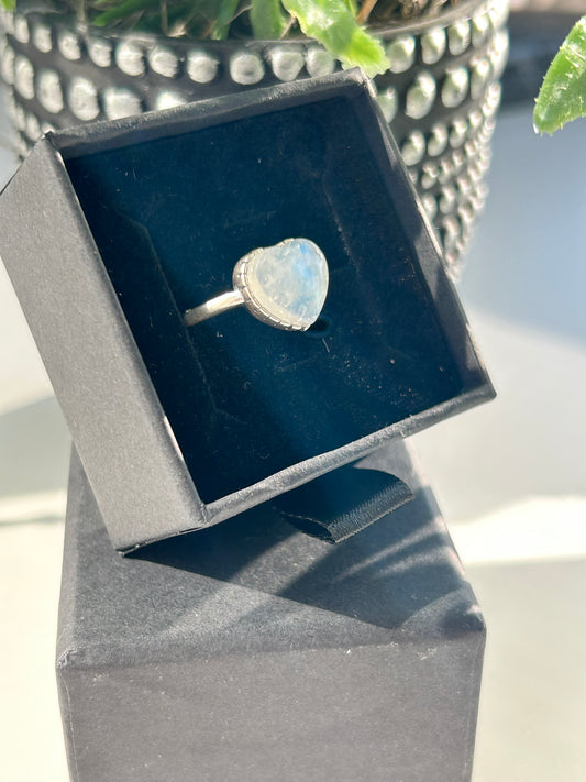 Rainbow Moonstone Heart 925 Sterling Silver ring