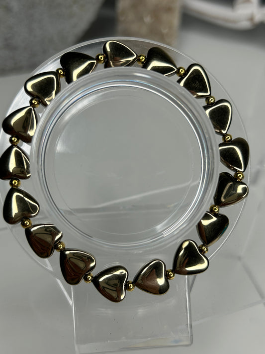 Hematite heart bracelet plated in gold