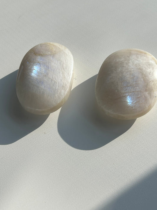 Super Flashy Smooth Polished Moonstone Palm Stone